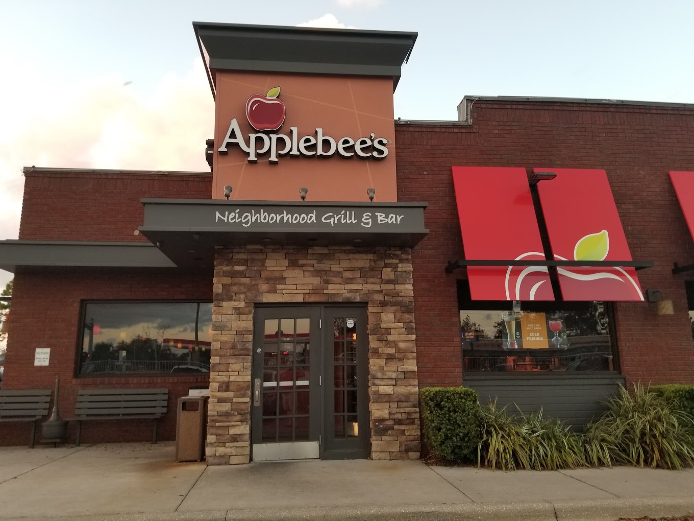 Applebee's Neighborhood Grill & Bar